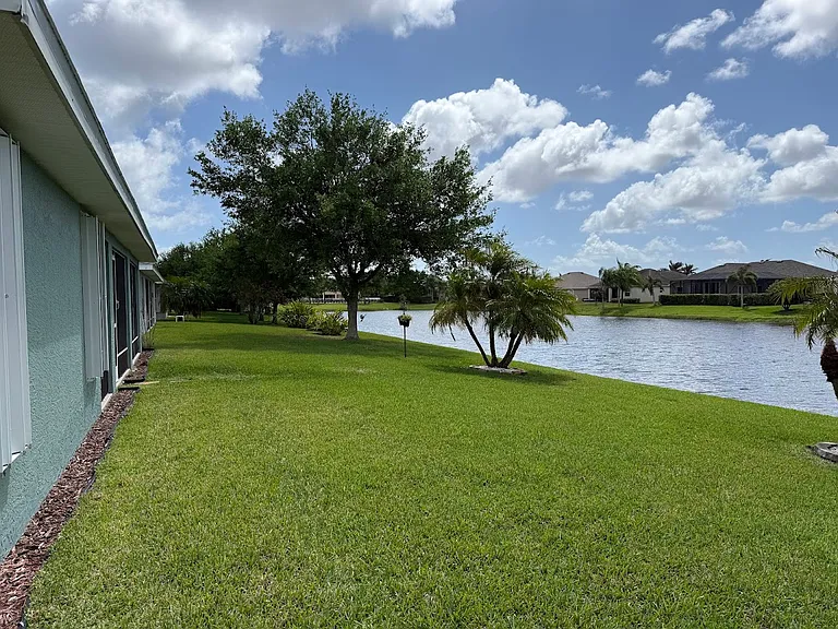 515 S Valencia Cir SW — Photo 37