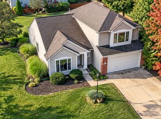 8921 Woodlark Dr, Fishers, IN 46038