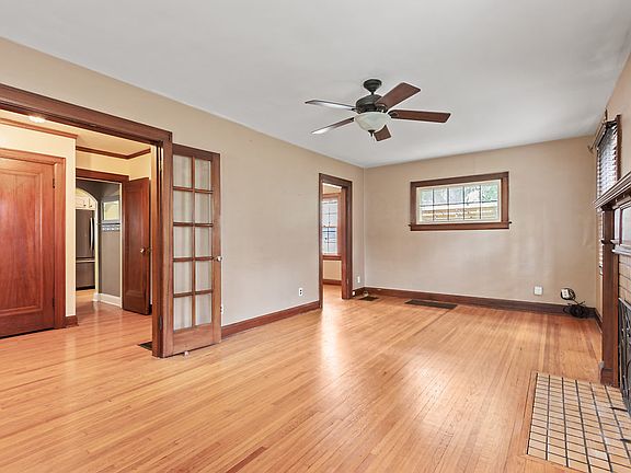 5th image of 450 Oakland Park Ave