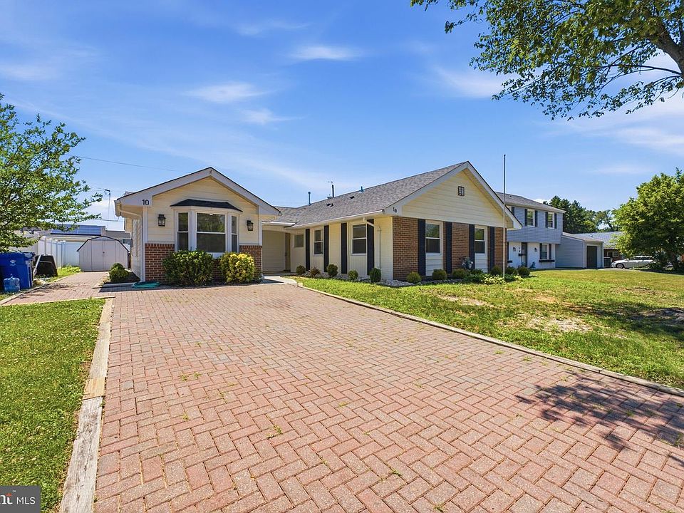 1st image of 10 Midfield Ln
