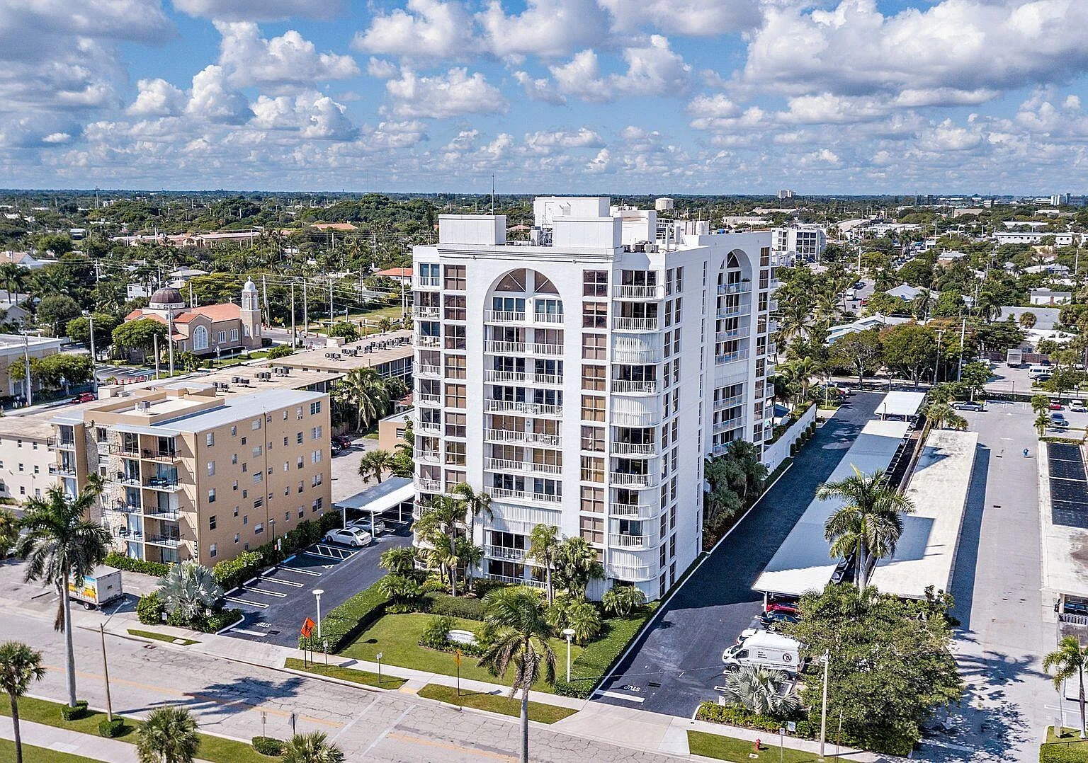 2 bed, 2.0 bath, 1178 sqft, $3,700 — Photo 4