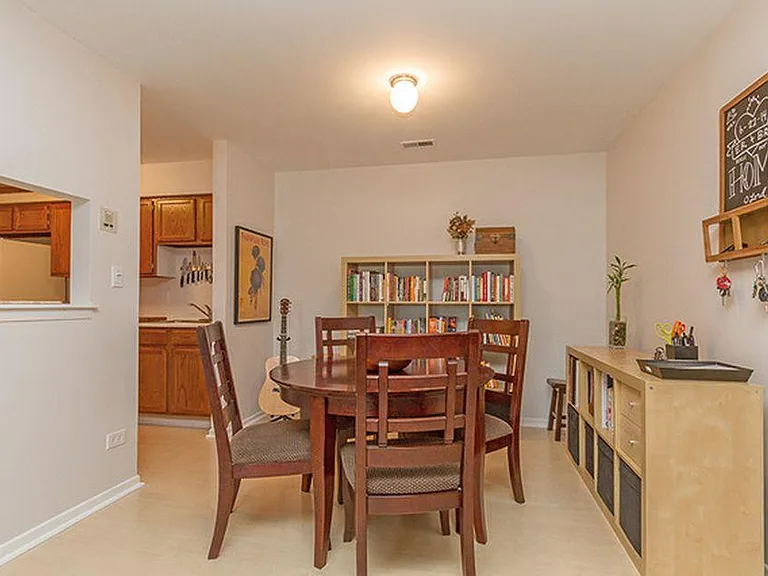 1426 Stonebridge Cir — Photo 7