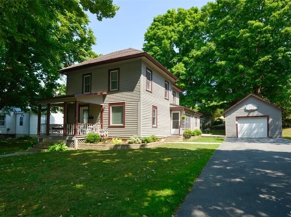 14 High St, Alexandria Bay, NY 13607