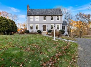 3 James Ct, Old Saybrook, CT 06475