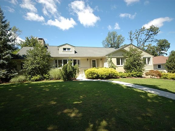 2nd image of 29 Cypress Ave