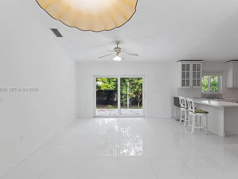9617 SW 144th Pl — Photo 2