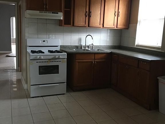 2nd image of 1008 N Lawndale Ave APT 2