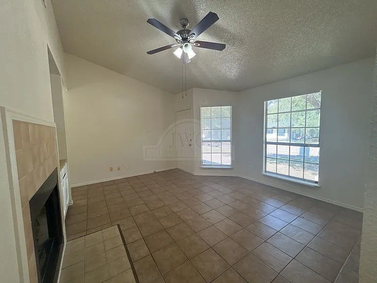 3806 London Ln — Photo 4