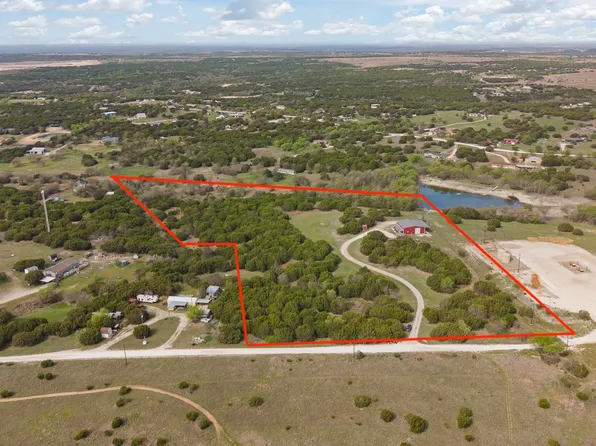 420 Overlook Dr, Cleburne, TX 76033
