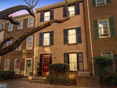 318 N Pitt St, Alexandria, VA, 22314