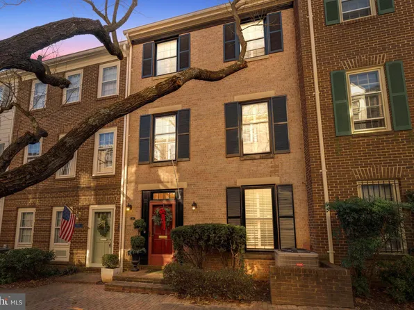 318 N Pitt St, Alexandria, VA 22314