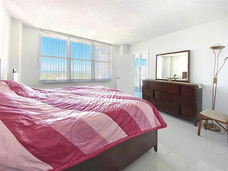 5601 Collins Ave #1423 — Photo 6