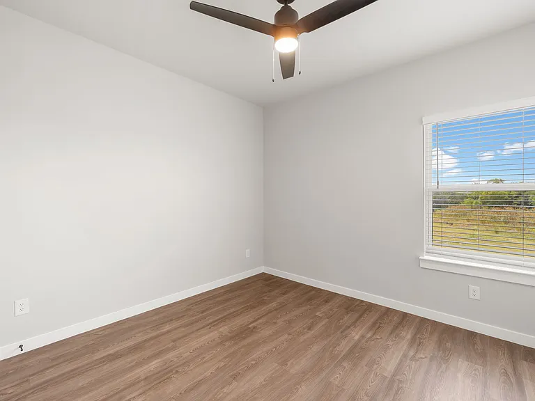 2027 Psalm Cir — Photo 31