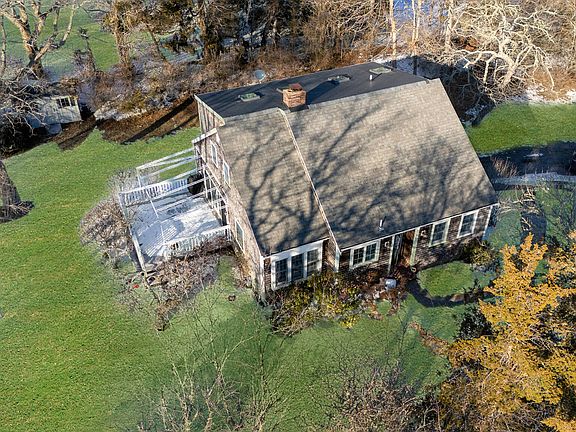 2nd image of 34 Maushop Avenue