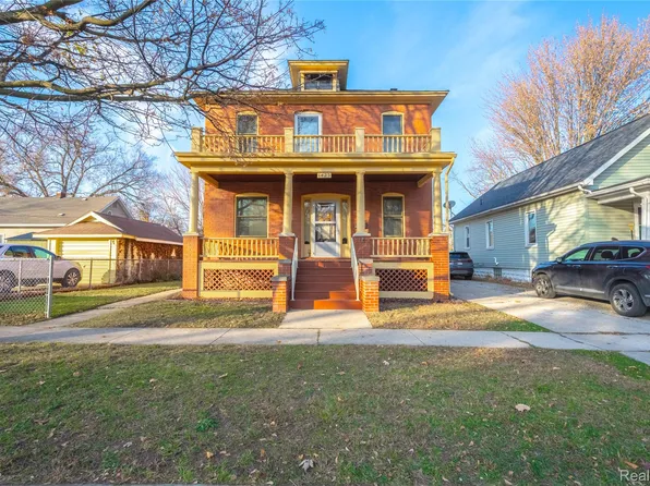 1423 Francis St, Port Huron, MI 48060