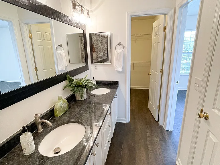 201 Yellow Hawthorn Cir — Photo 20