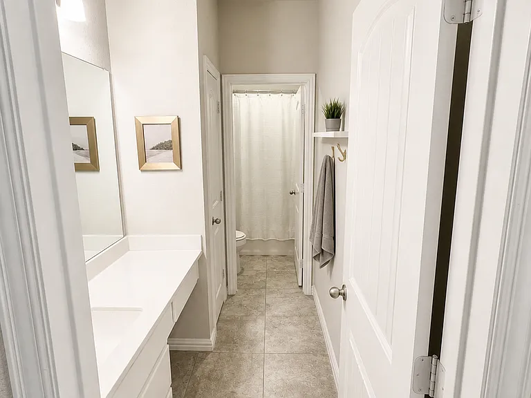upstairs bathroom. Full bathroom with shower/tub