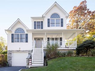 115 Cliff Rd E, Wading River, NY 11792