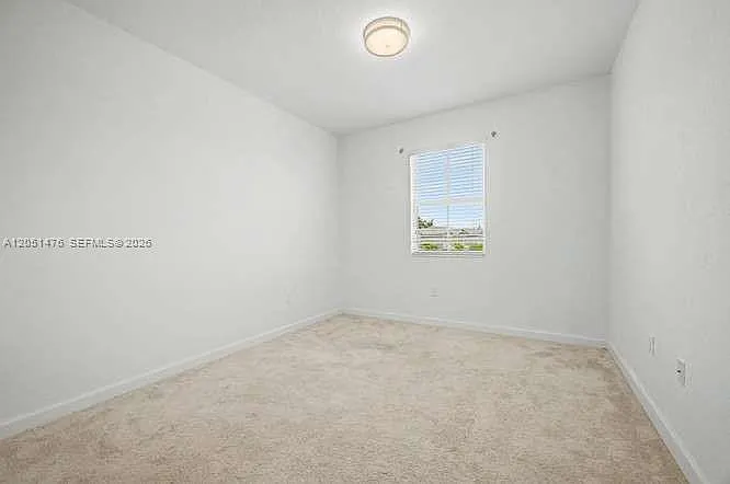 1020 SE 26th Ter — Photo 19