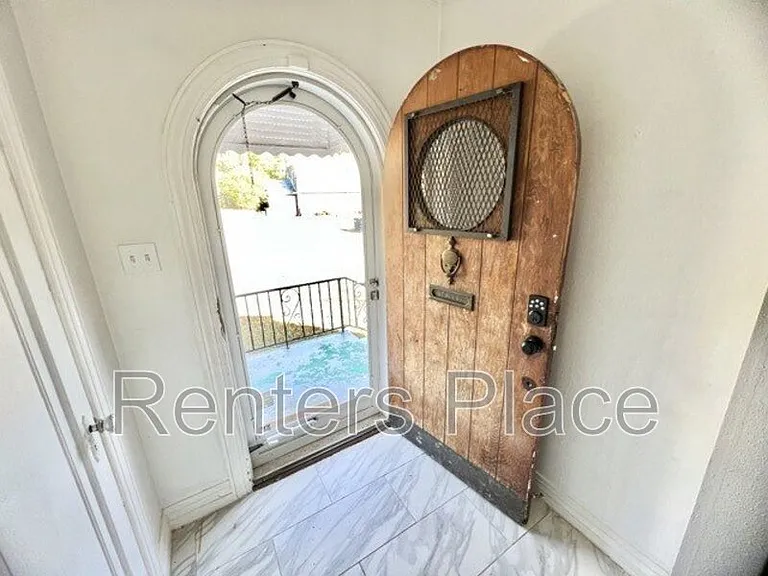 2233 N Denver Blvd — Photo 4