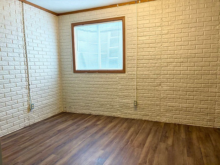 228 Crossing Dr — Photo 13
