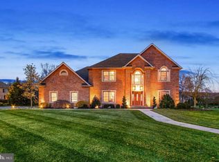 380 Thornhill Dr, Hanover, PA 17331