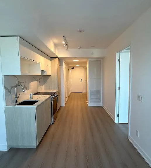 100 Queen St E #1705 — Photo 6