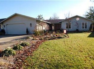 21513 Little Brook Way, Strongsville, OH