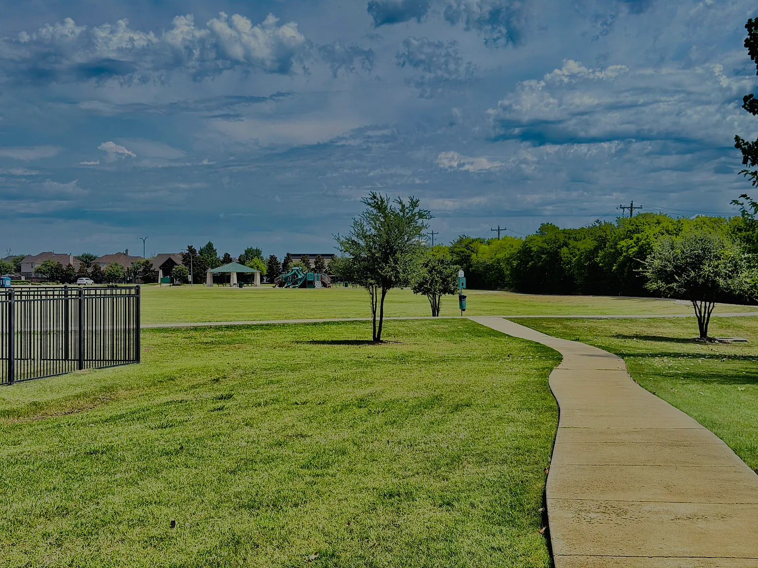 5 bed, 2610 sqft, $3,000 — Photo 2