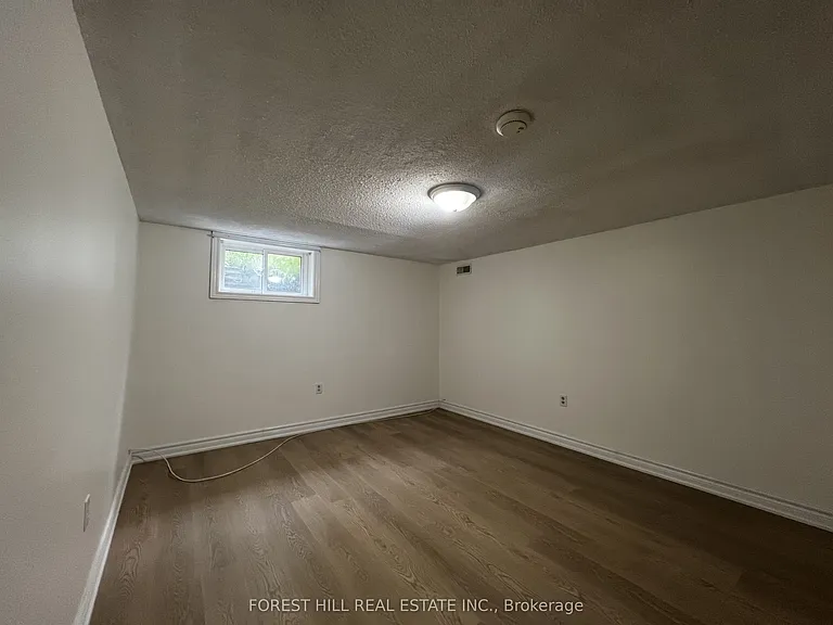 420 Grove St E #LOWER — Photo 8