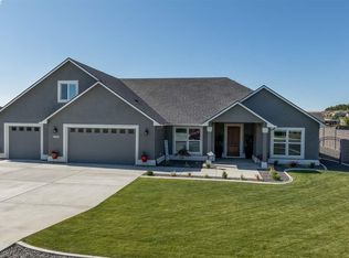84803 E Wallowa Rd, Kennewick, WA 99338
