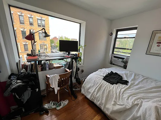 Rented by Delmark Realty LLC | media 52