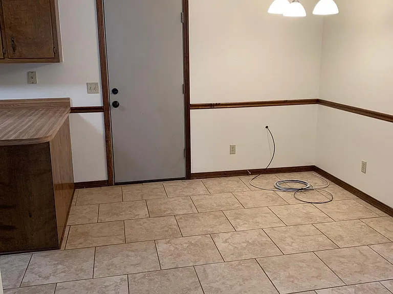 5460 Camille Gardens Cir — Photo 11
