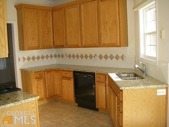 4th image of 252 Long Dr