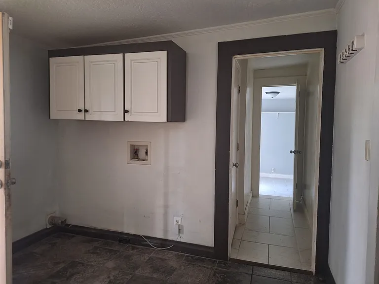 220 Ford Dr — Photo 7