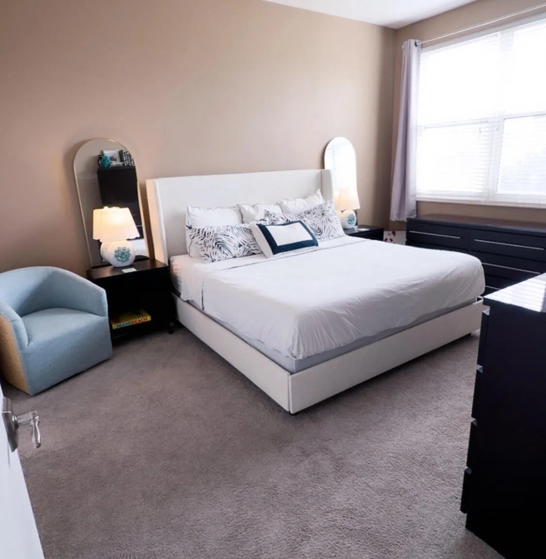 1 bed, 1.0 bath, 755 sqft, $7,500 — Photo 3