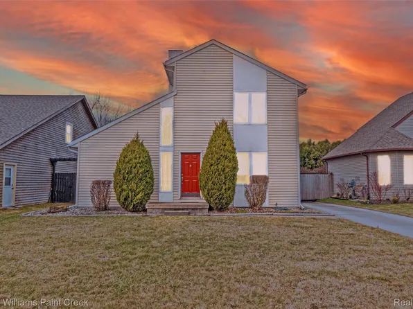 39671 Arbor St, Harrison Township, MI 48045