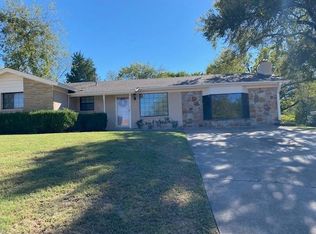 208 E Rentz St, Weatherford, TX 76086