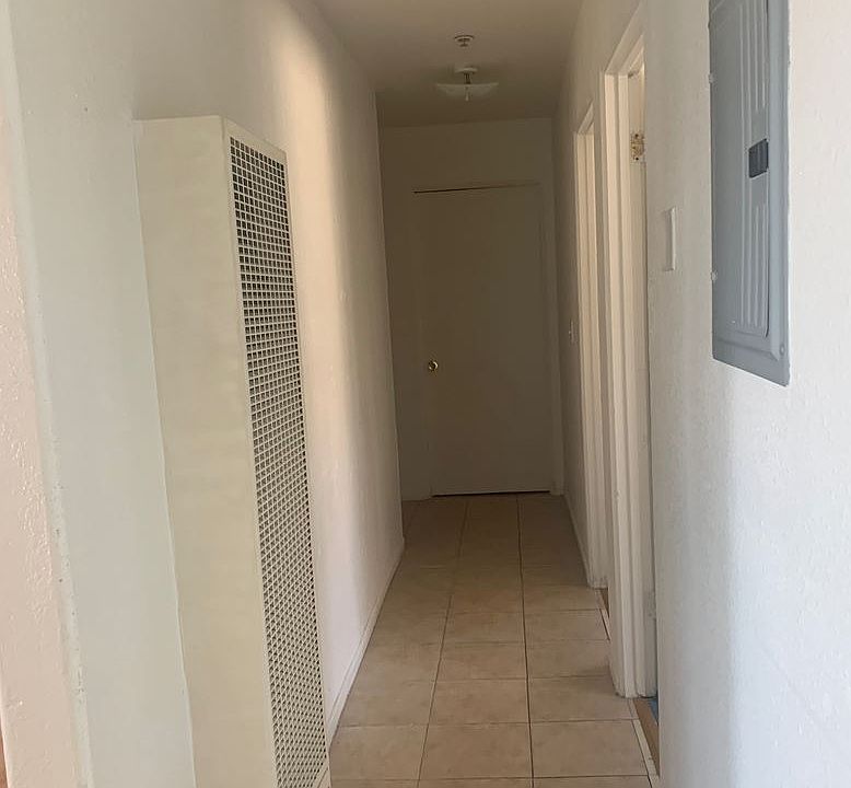 1st image of 5227 Huntington Dr N APT 4