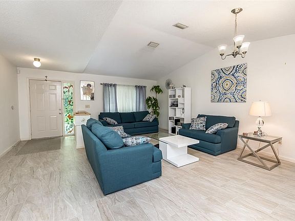 3rd image of 7 PERKINS LANE