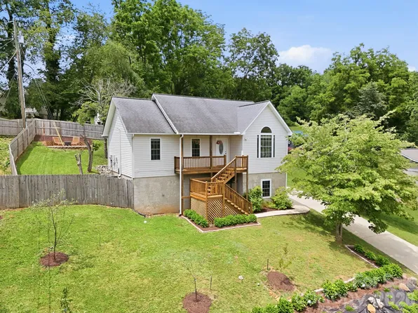 320 Meadowbrook Dr, Canton, NC 28716