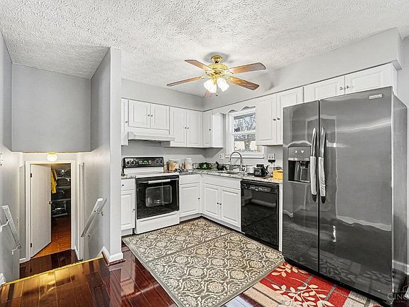 5th image of 5980 Flaig Dr