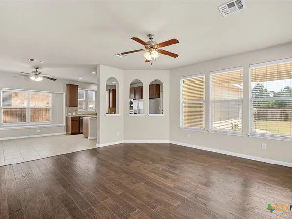 111 Sycamore St, Georgetown, TX 78633