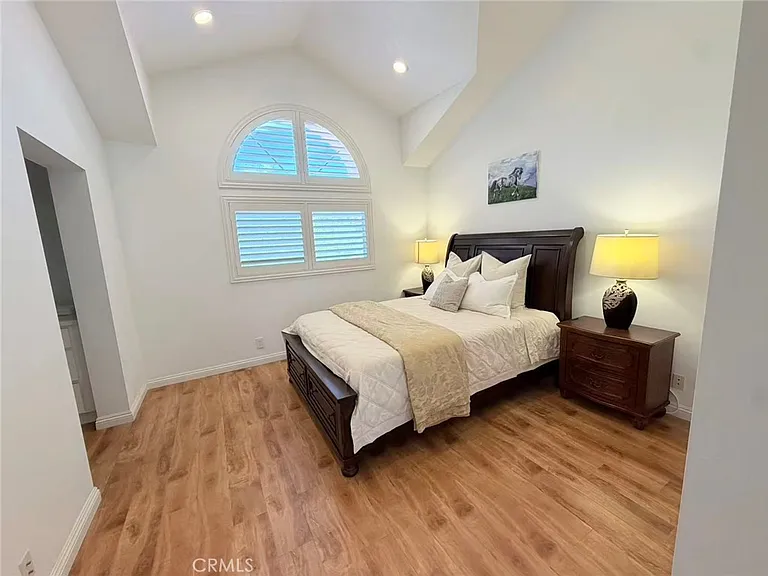 27 Sarena — Photo 18