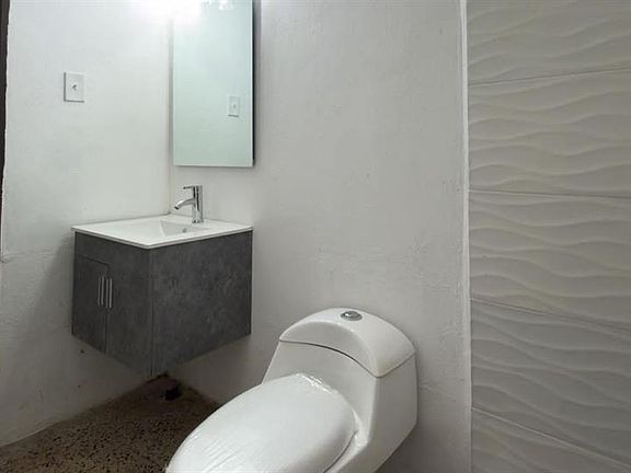 4th image of 2 Villa Del Riv