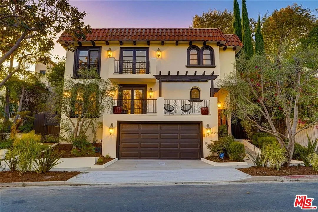 4 bed, 5.0 bath, 4119 sqft, $16,000 — Photo 3