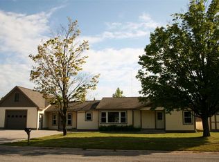 703 Prospect St, Munising, MI 49862