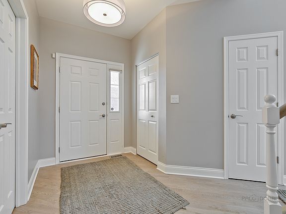 4th image of 368 Pine Lake Cir