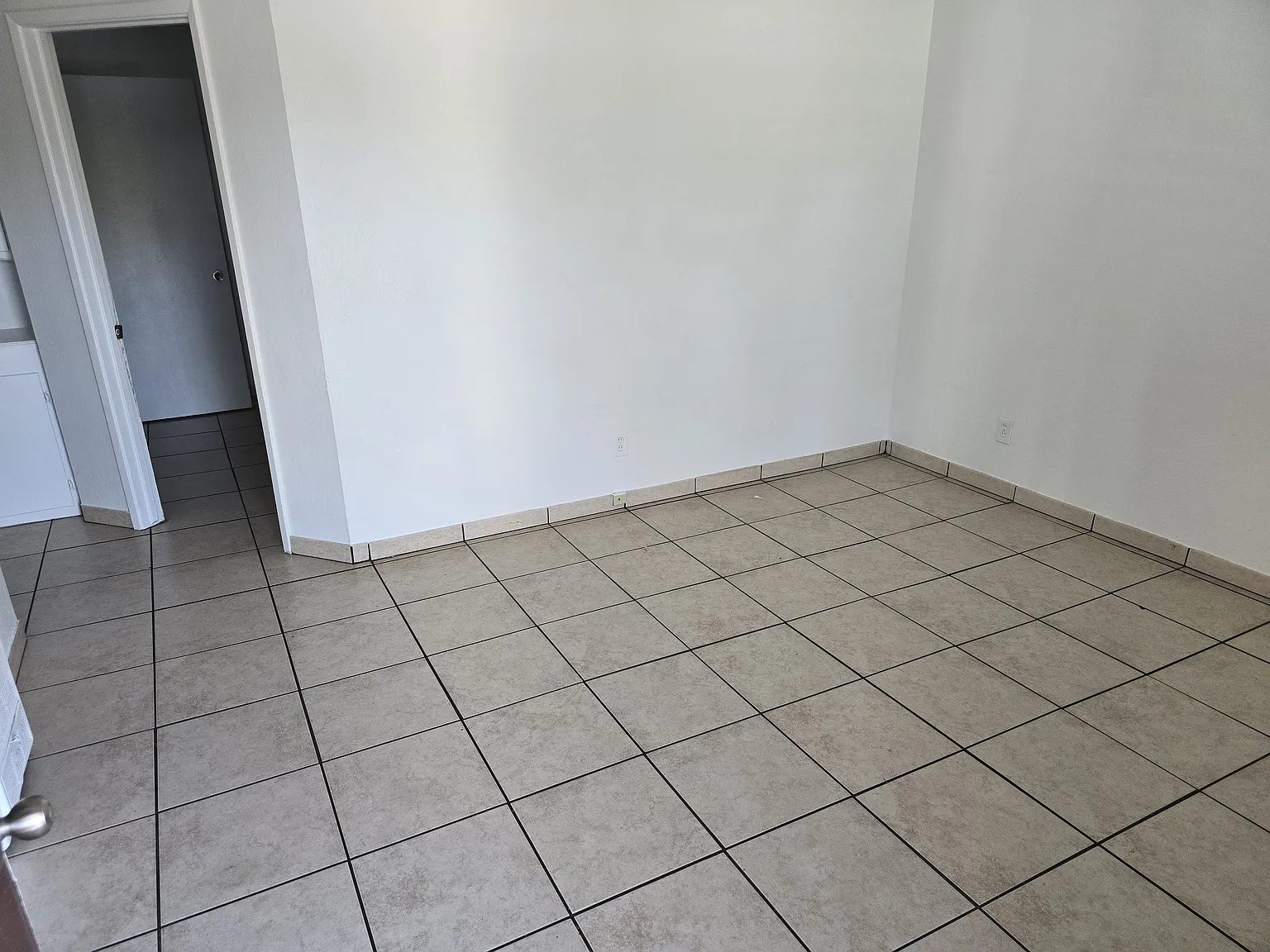 1 bed, 600 sqft, $1,600 — Photo 3