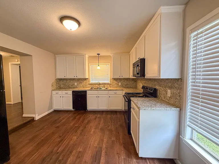 3604 Torrence St — Photo 3